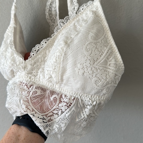 Gilly Hicks Cream Lace Racerback Bralette Lightly Padded Medium - Picture 3 of 14